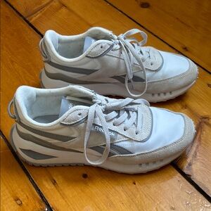 Reebok Women's Galaxy 10 White and Gray Sneakers Size 7.5